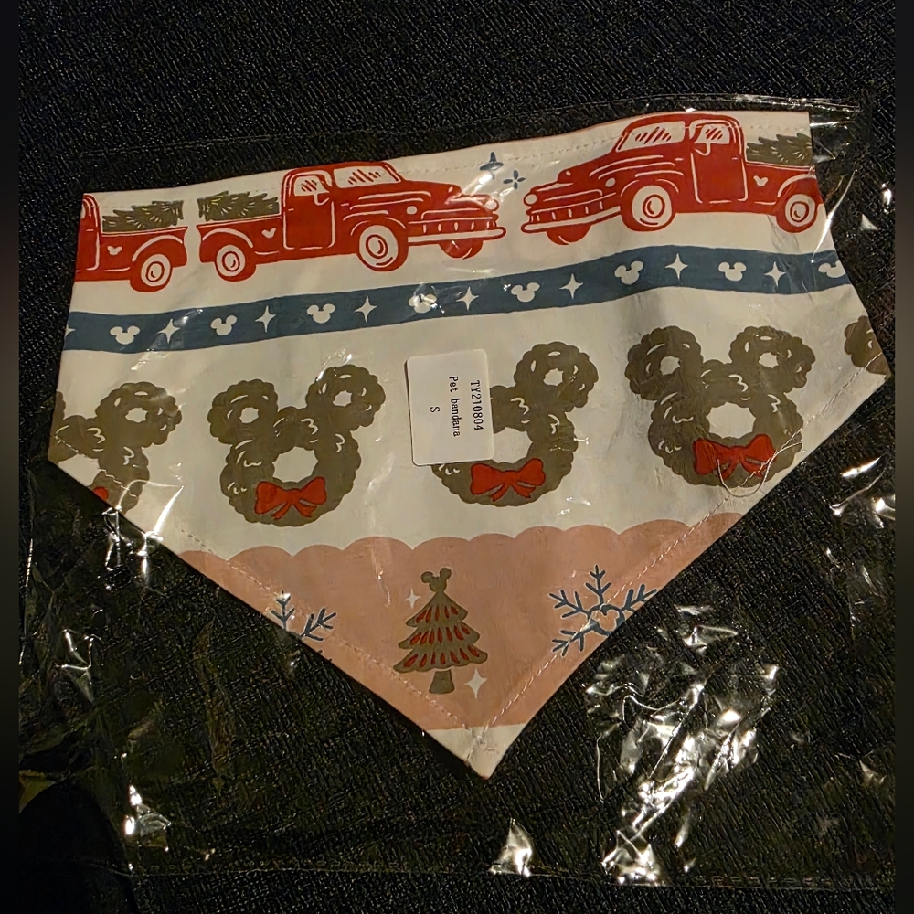 NWT Disney Christmas Pet Bandana